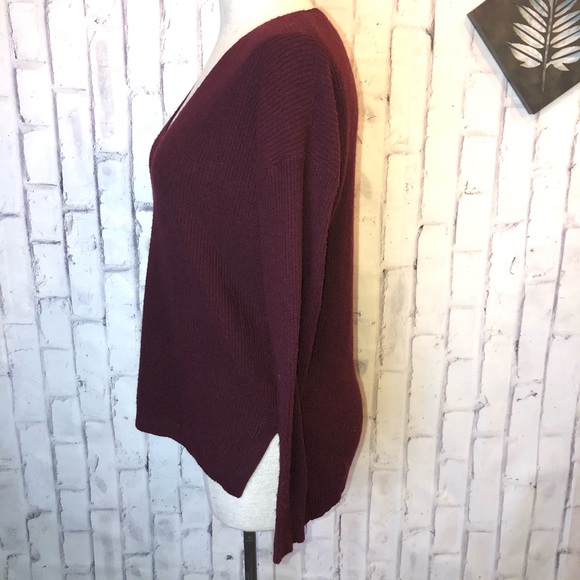 Madewell Maroon oversize v-neck sweater. Small - Picture 4 of 8